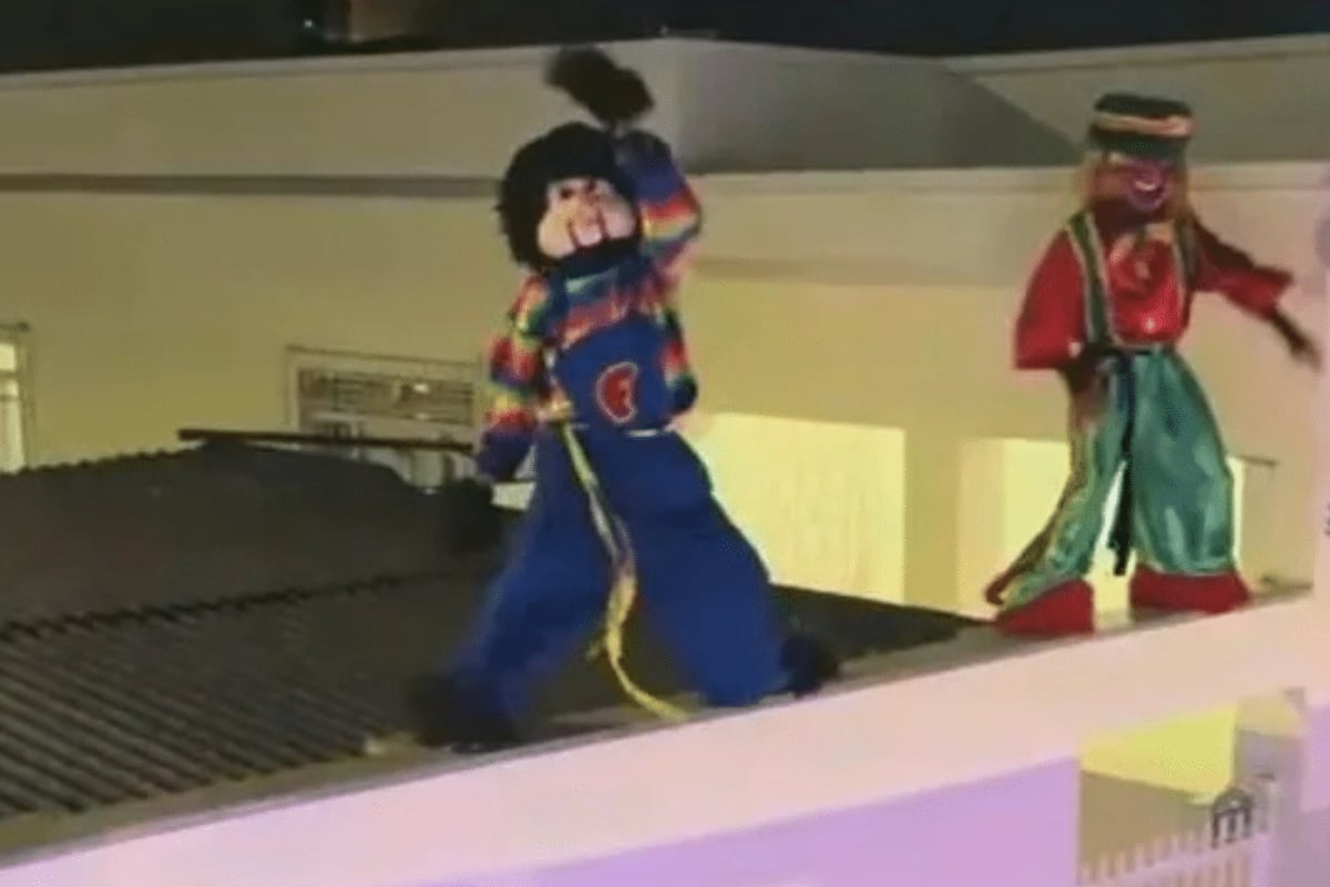 Vídeo: Fofão da Carreta Furacão cai sobre telhado durante apresentação