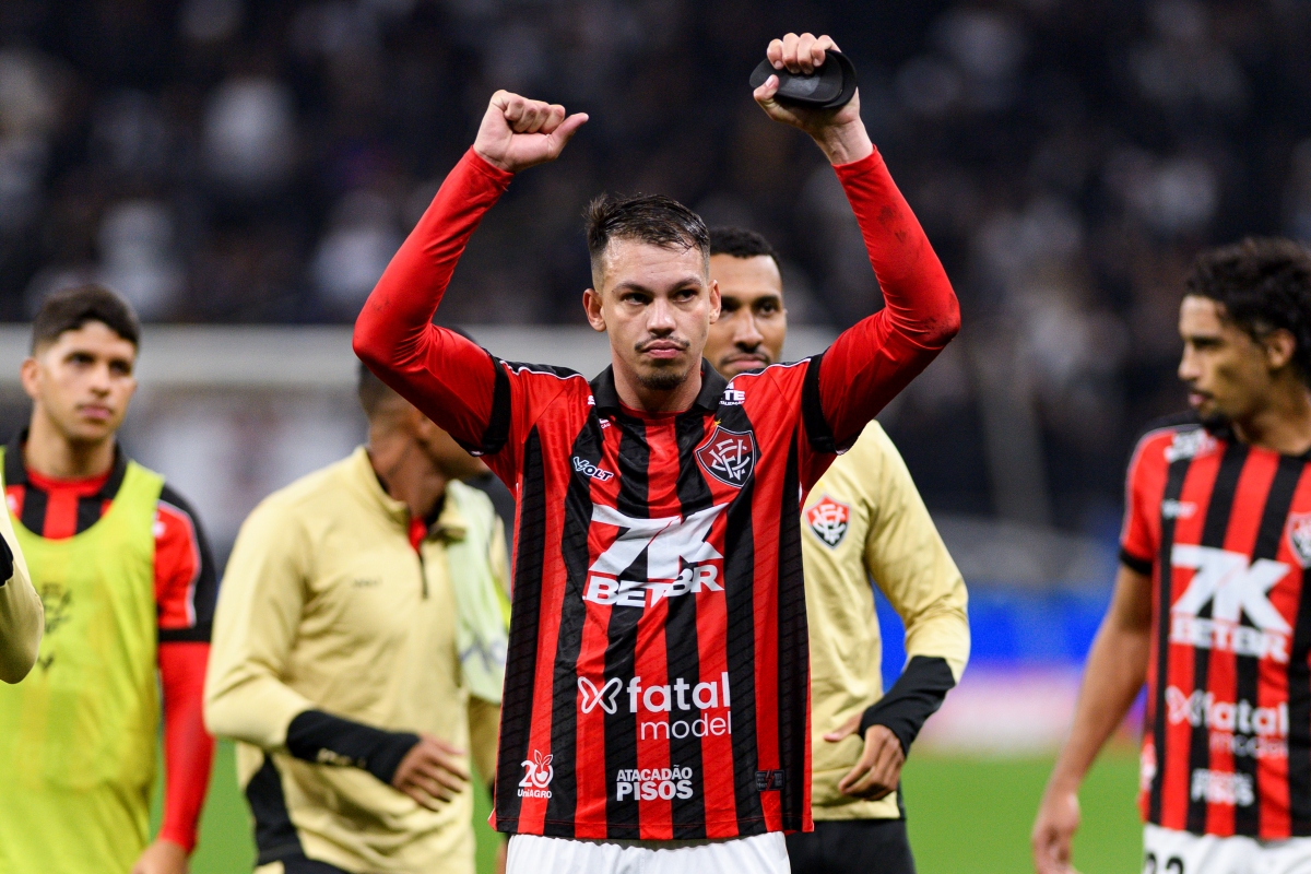 Vitória derrota o Ceará e acirra briga para escapar do rebaixamento
