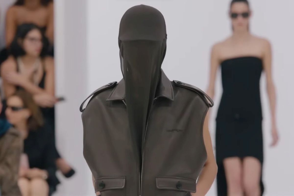 Courrèges desaponta com limitações femininas em nova coleção. Entenda