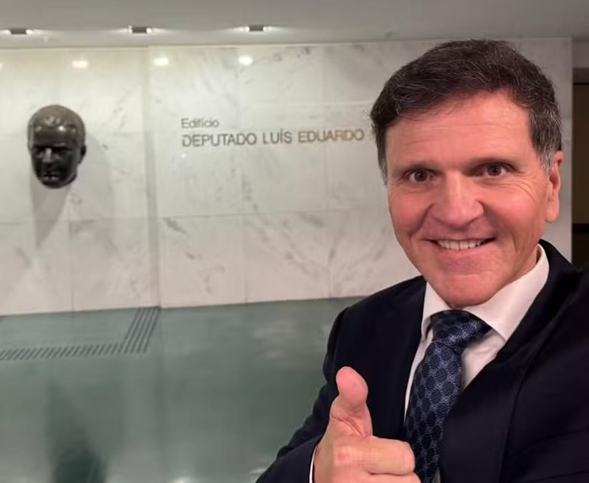 Empresário casado com atriz da Globo bate a cabeça em casa e morre