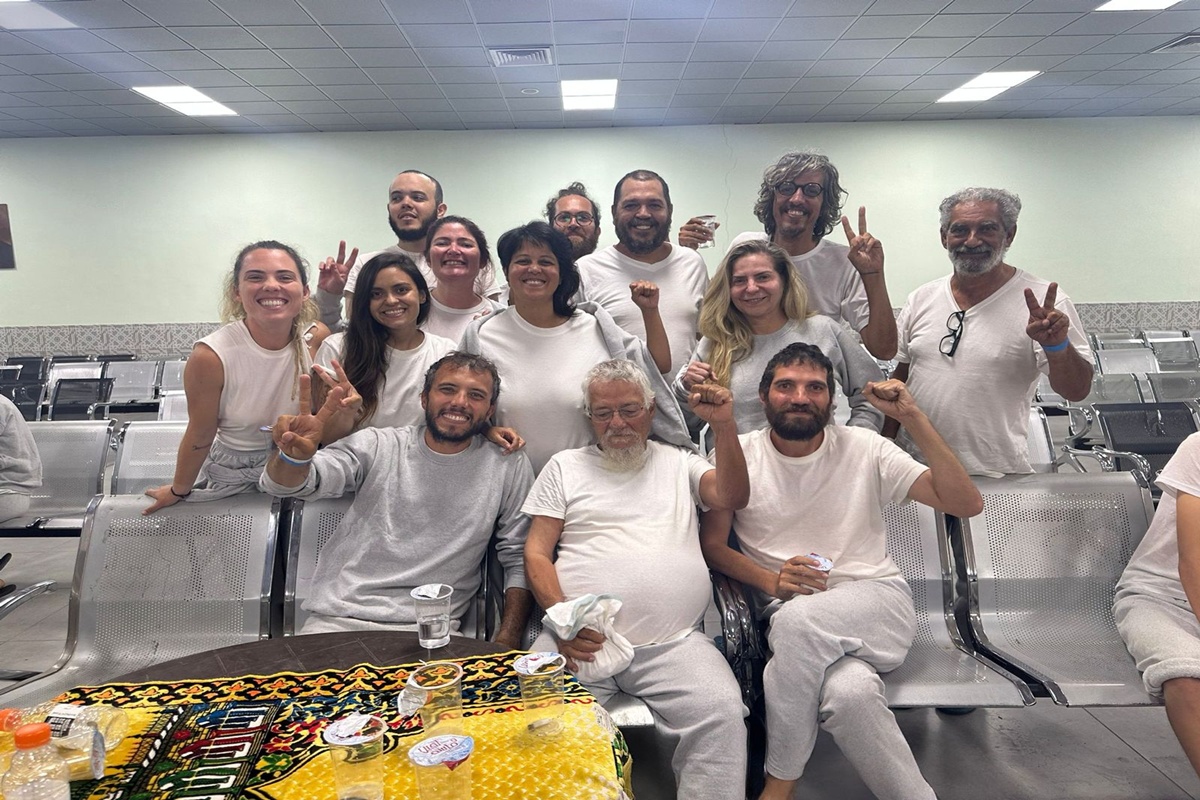 Ativistas deportados de Israel fazem vaquinha para voltar ao Brasil