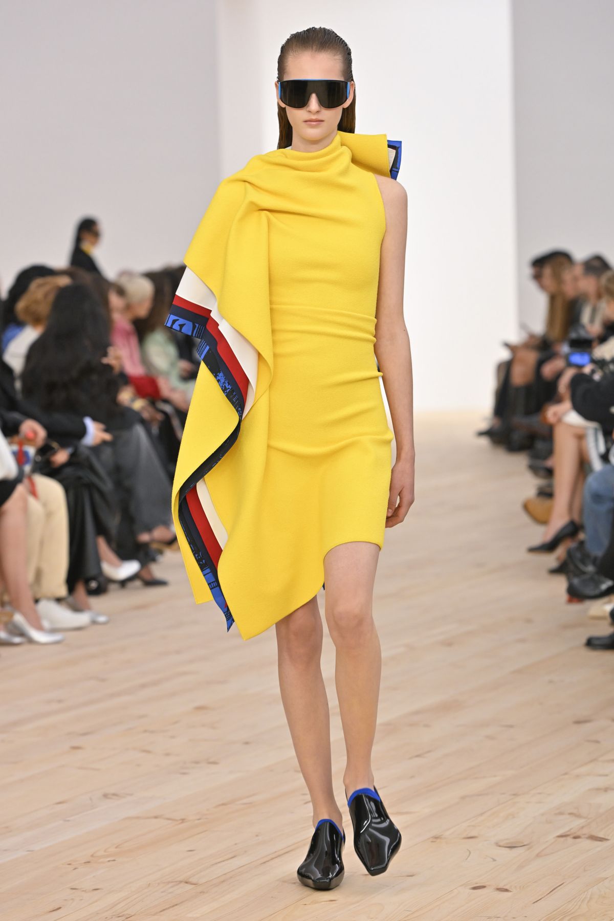 Desfile SS26 da Loewe - Metrópoles