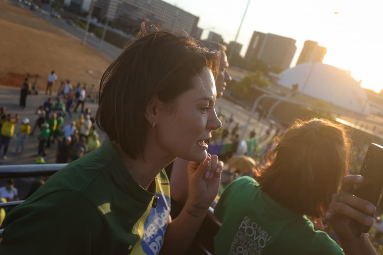 Michelle cobra anistia e chama prisão de Bolsonaro de “humilhação”