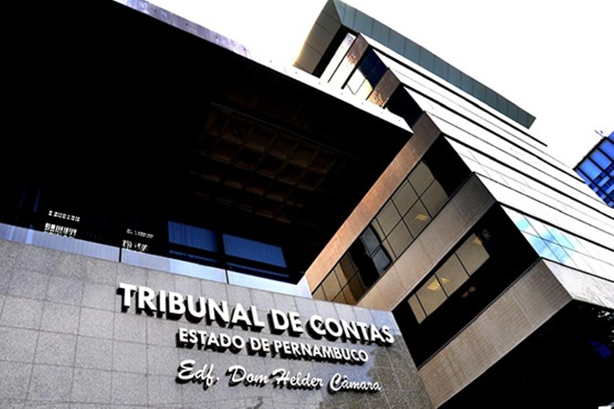 “Candidata gênio”: concurso suspenso teve 18 mil inscritos e salário de R$ 35 mil
