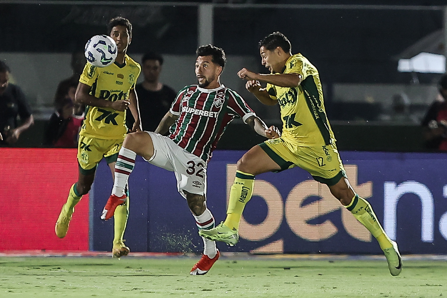 Mirassol derrota Fluminense e entra no G4 do Campeonato Brasileiro