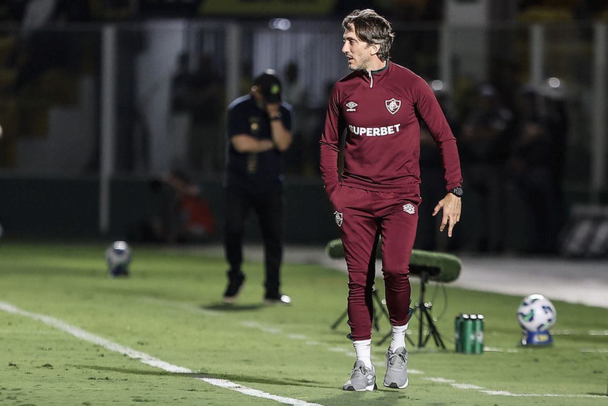 Zubeldía Detona Arbitragem Após Derrota do Fluminense: “Momento Negativo”!