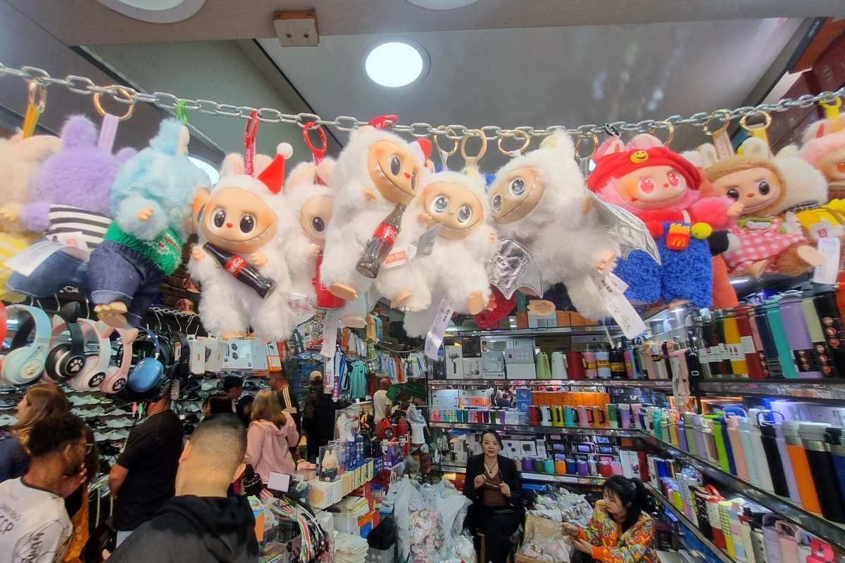 Counterfeit love buses caught and sold - Metropol