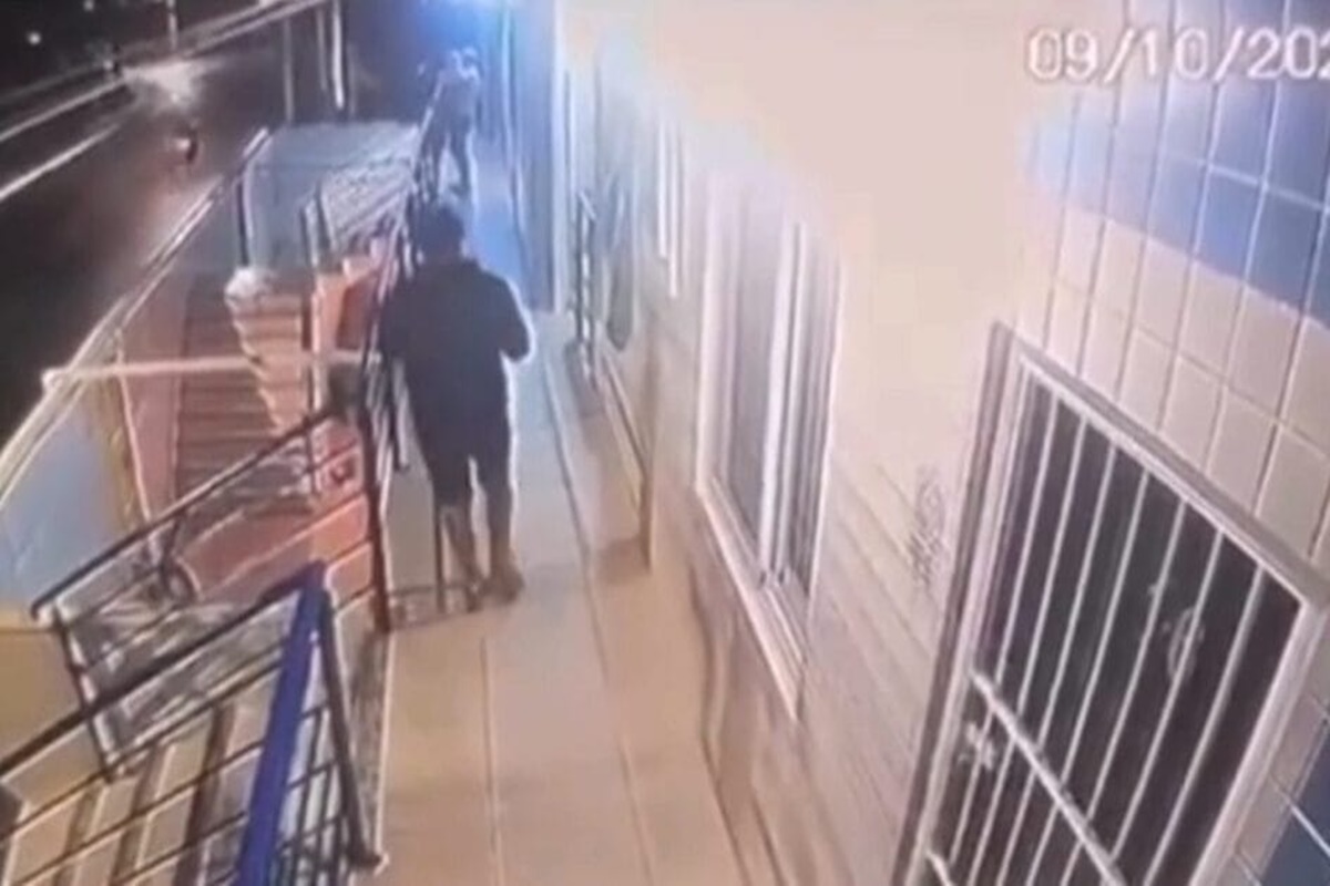 SC: vídeo flagra momentos antes de ataque a tiros contra homem e bebê