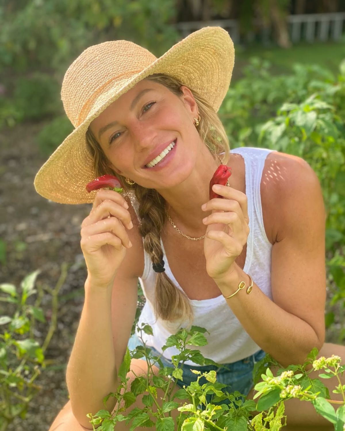 foto com cor. supermodelo Gisele Bündchen - metrópoles
