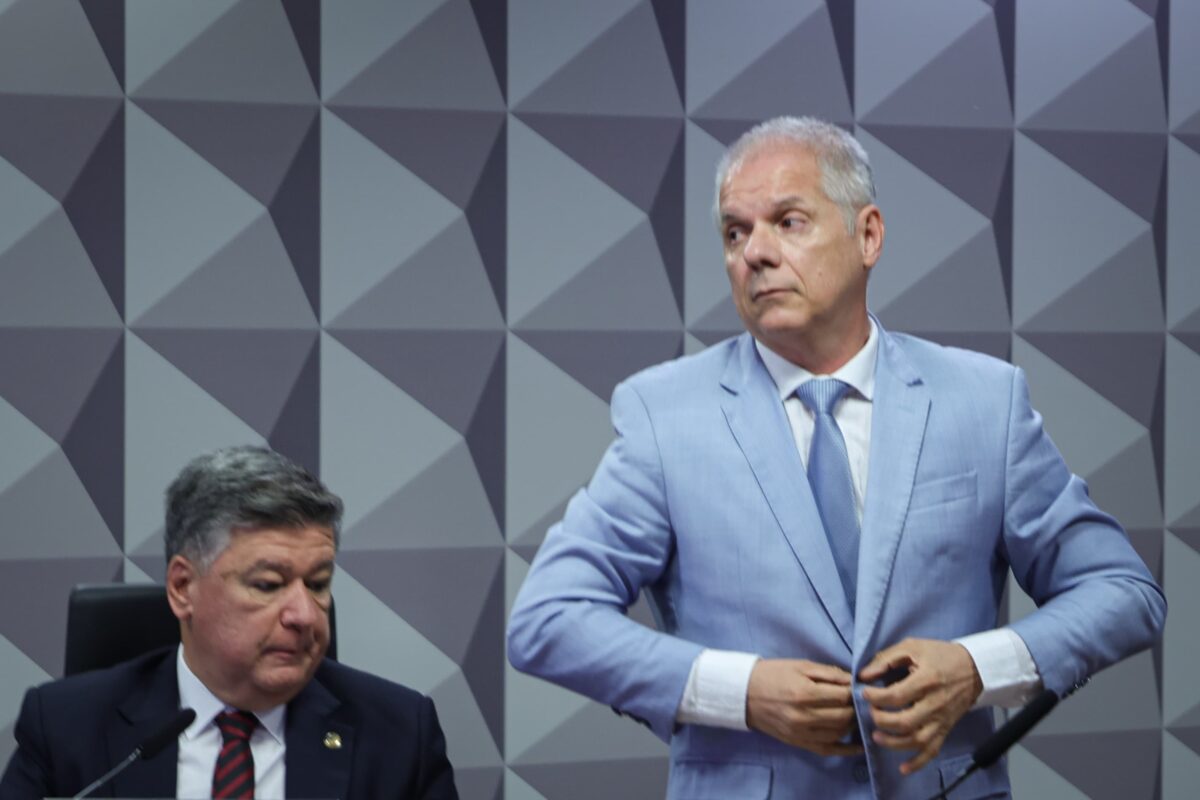 Corintiano, ex-presidente do INSS diz que foto com Leila “pegou mal”
