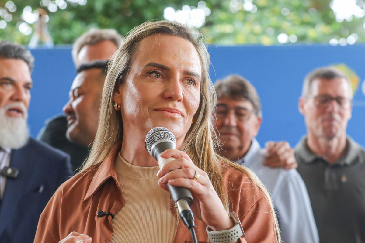 “Muito pesar”: Celina lamenta assassinato de policial penal no DF