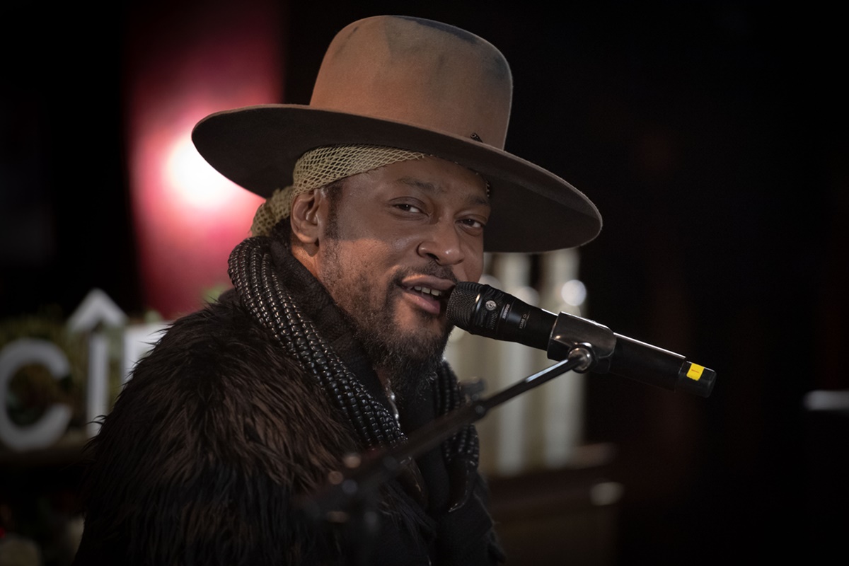 Morre D’Angelo, cantor de neo soul, aos 51 anos