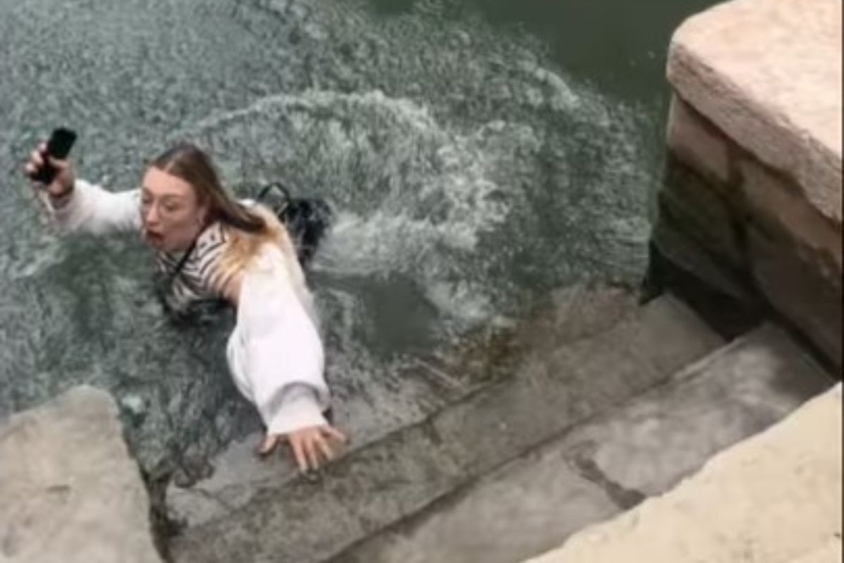 Tourist falls into Venice canal while following Google Maps route
