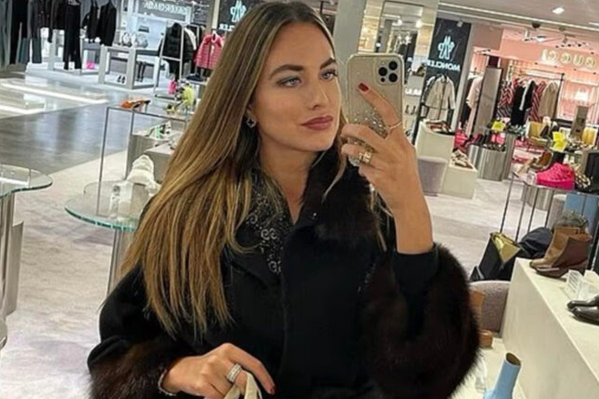 Modelo é morta a facadas por companheiro 21 anos mais velho