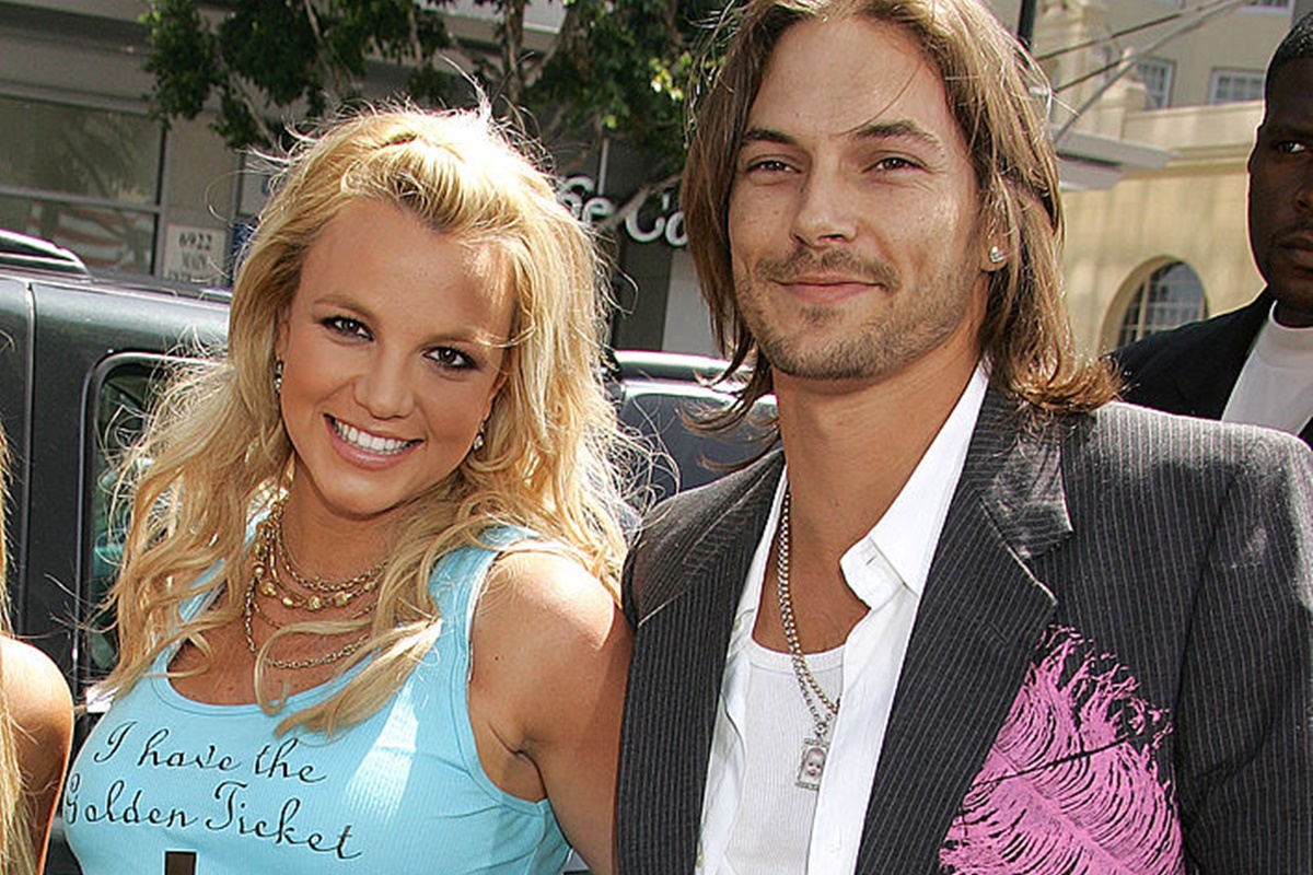 Britney Spears vigiava os filhos dormirem com uma faca na mão, diz ex
