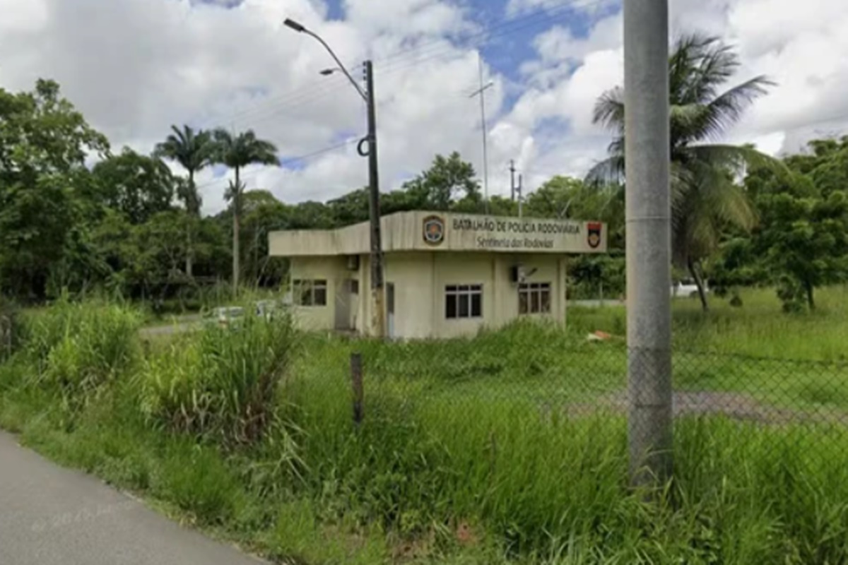 Mulher diz que foi levada a posto e obrigada a fazer sexo oral em PM