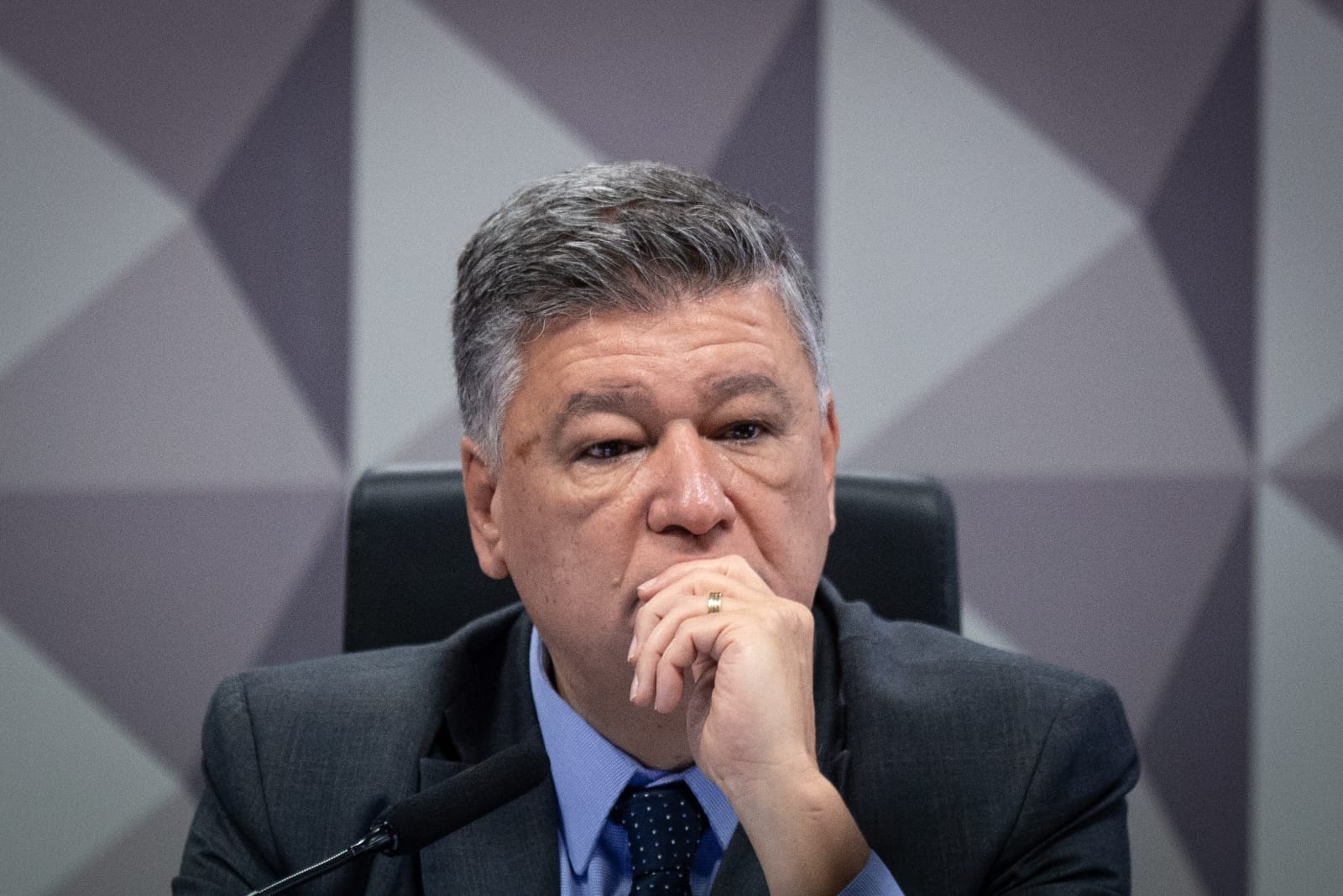 CPMI do INSS tem bate-boca entre Carlos Viana e governista