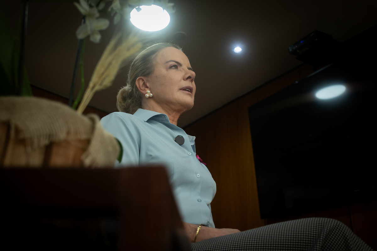 Gleisi defende minirreforma ministerial para Lula “arrumar governo”