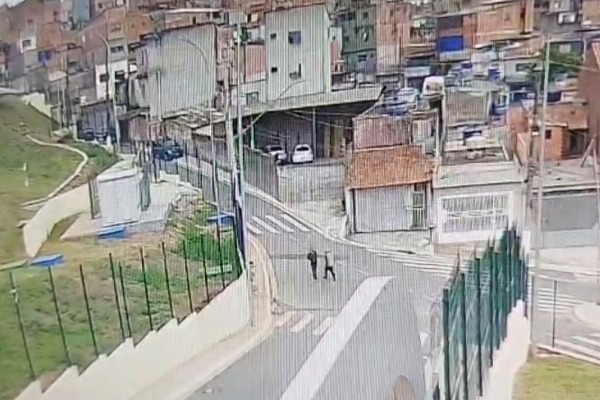 Suspeitos fazem família refém e abusam sexualmente de mulher em SP