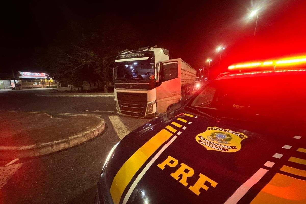 Cocaína e perseguição: caminhoneiro é preso após fugir por 30 km. Veja