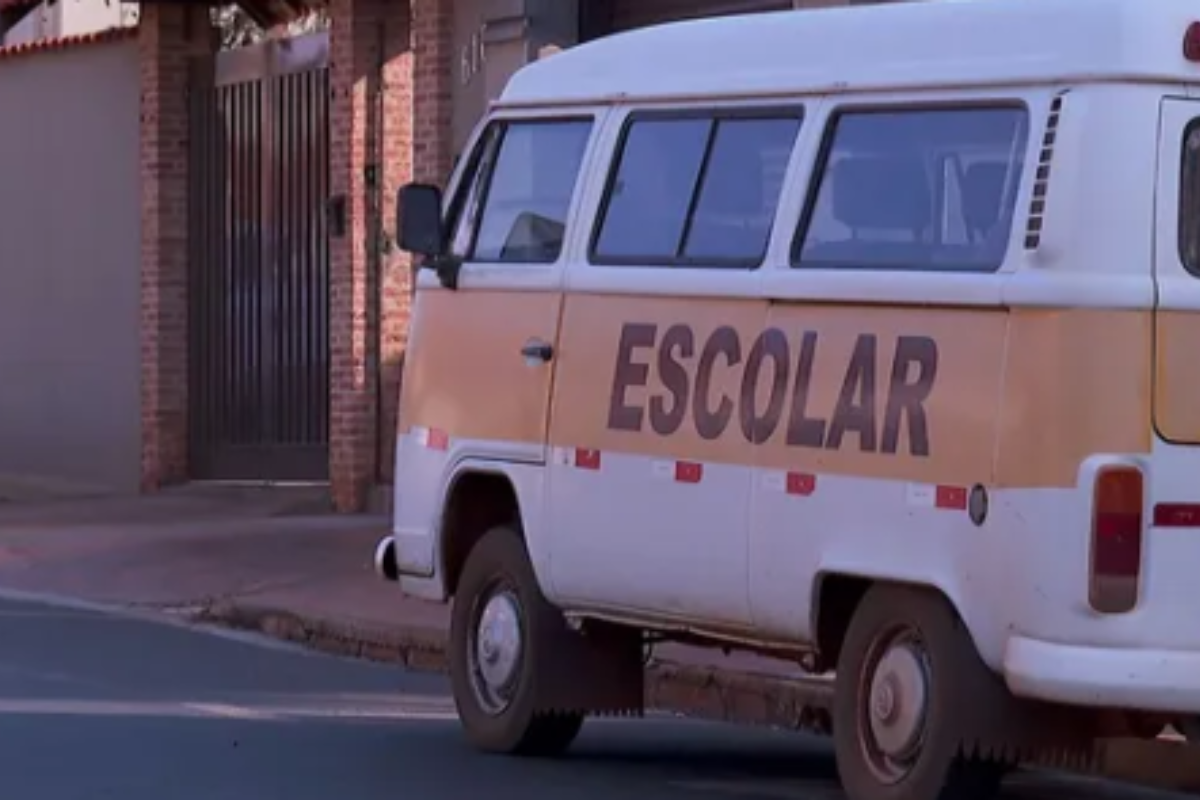 Escândalo na Escola: Servidor Suspenso Após Mensagem Sexual a Aluna Menor!