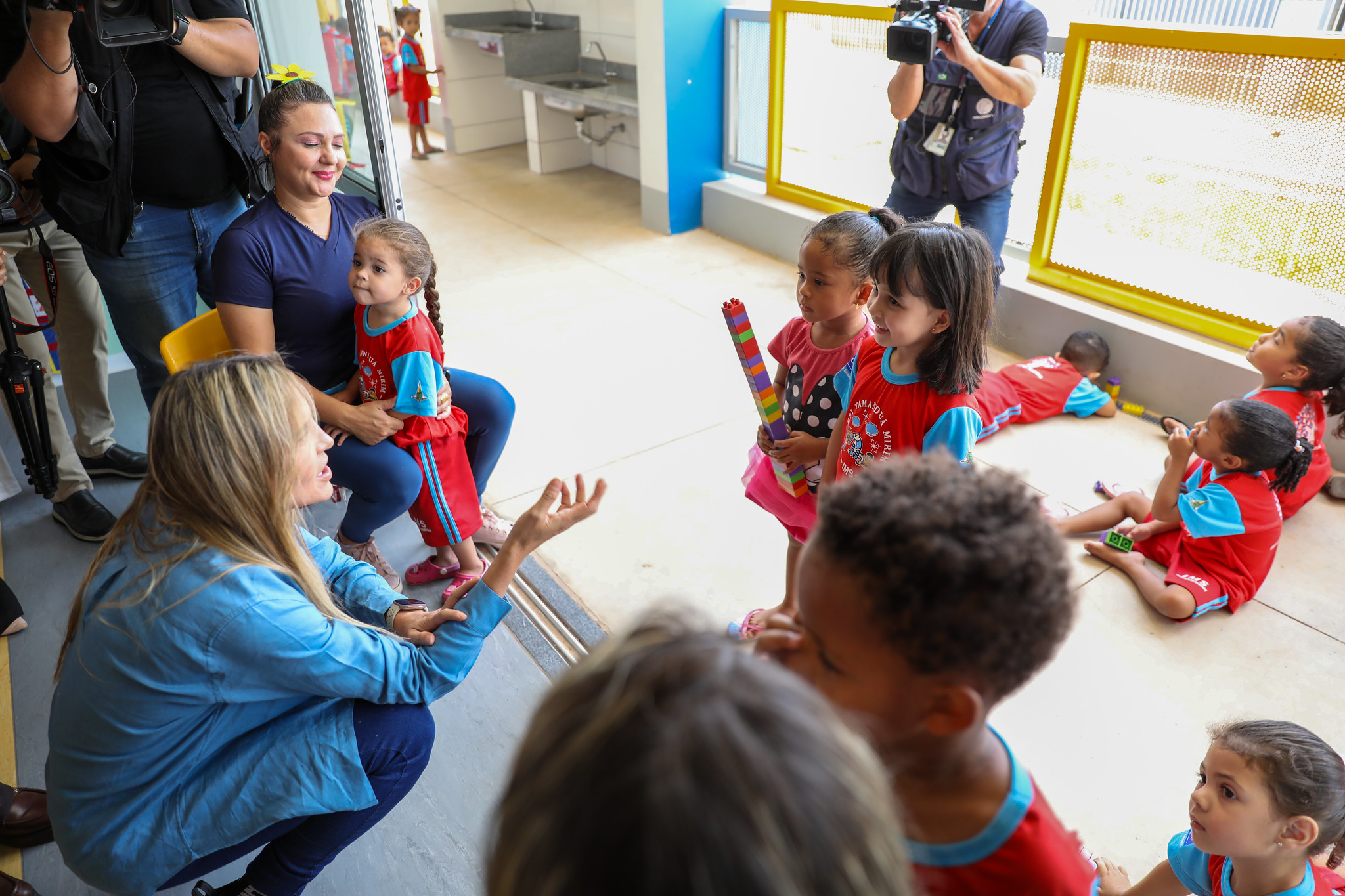 Celina inaugura creche para atender 188 crianças no Recanto das Emas