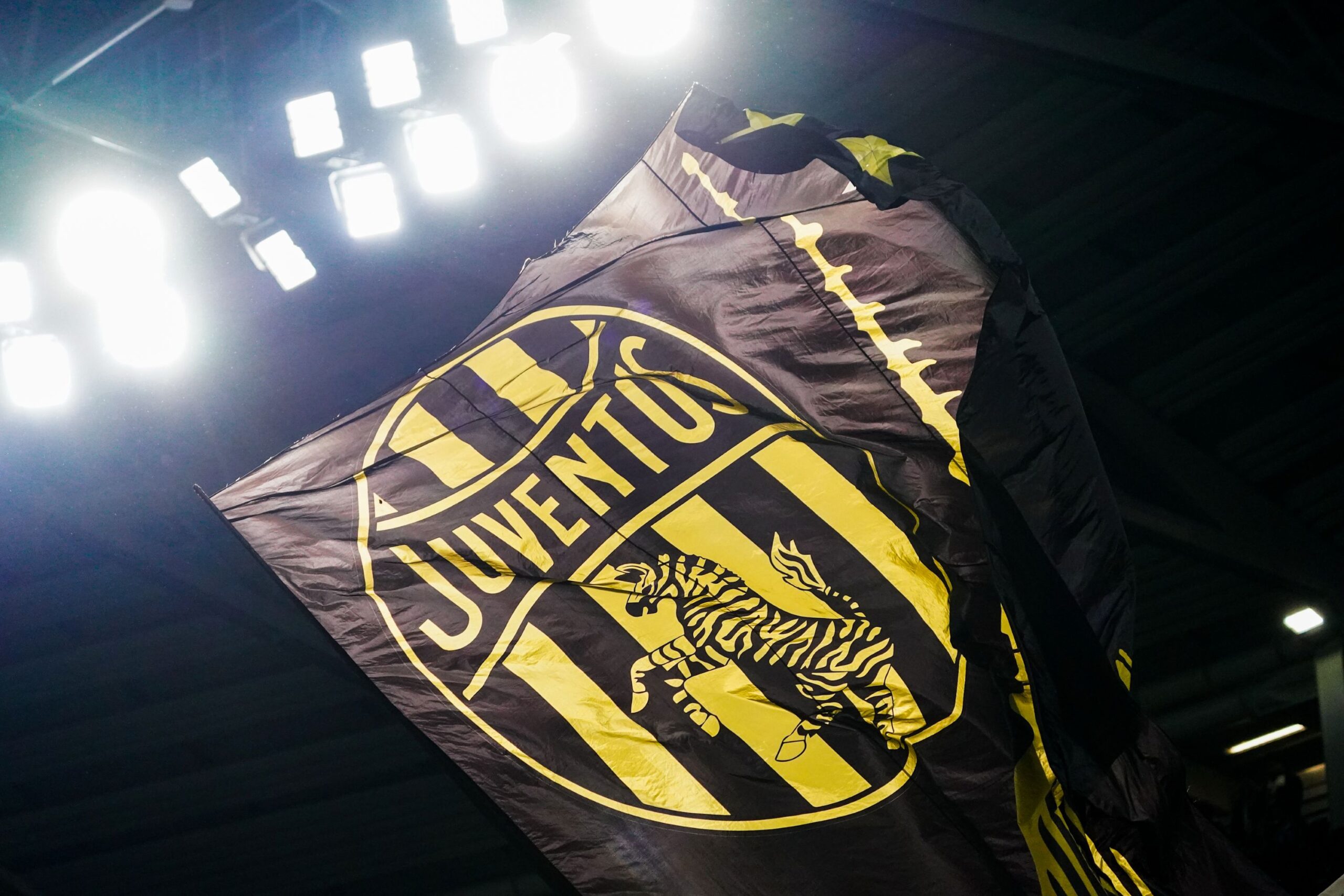 Juventus pode ser suspensa por violar regulamento da UEFA. Entenda