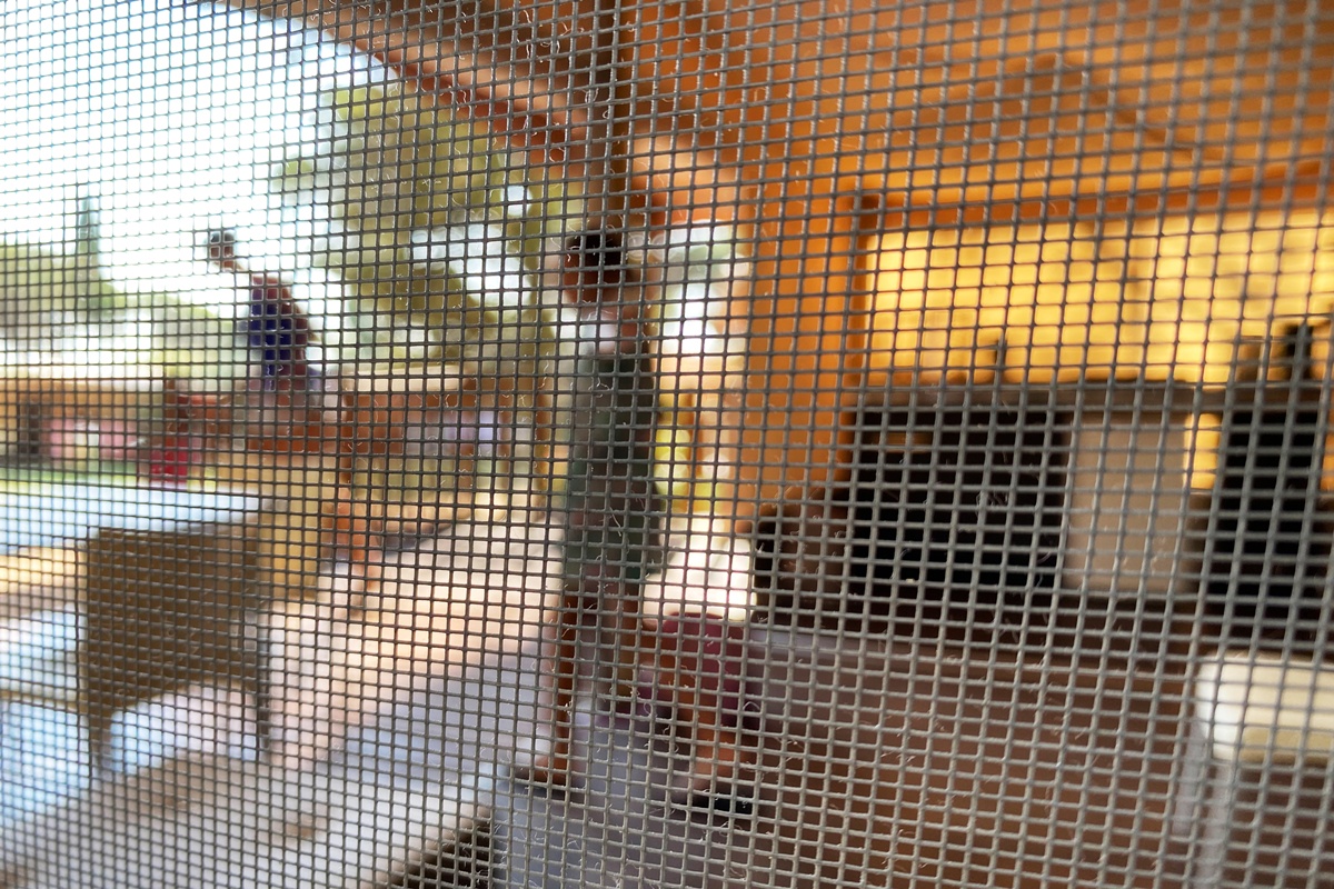 Rede de proteção de janela contra mosquitos