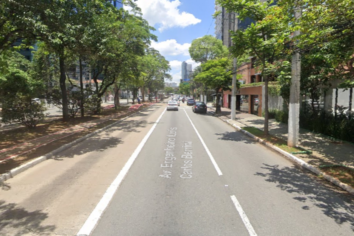 Motorista bate carro em poste após ter convulsões na zona sul de SP