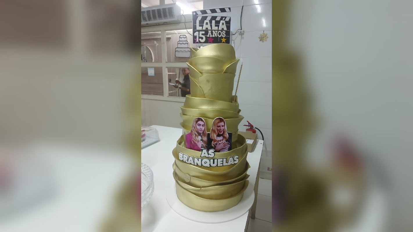 Bolo de Laura Bolsonaro