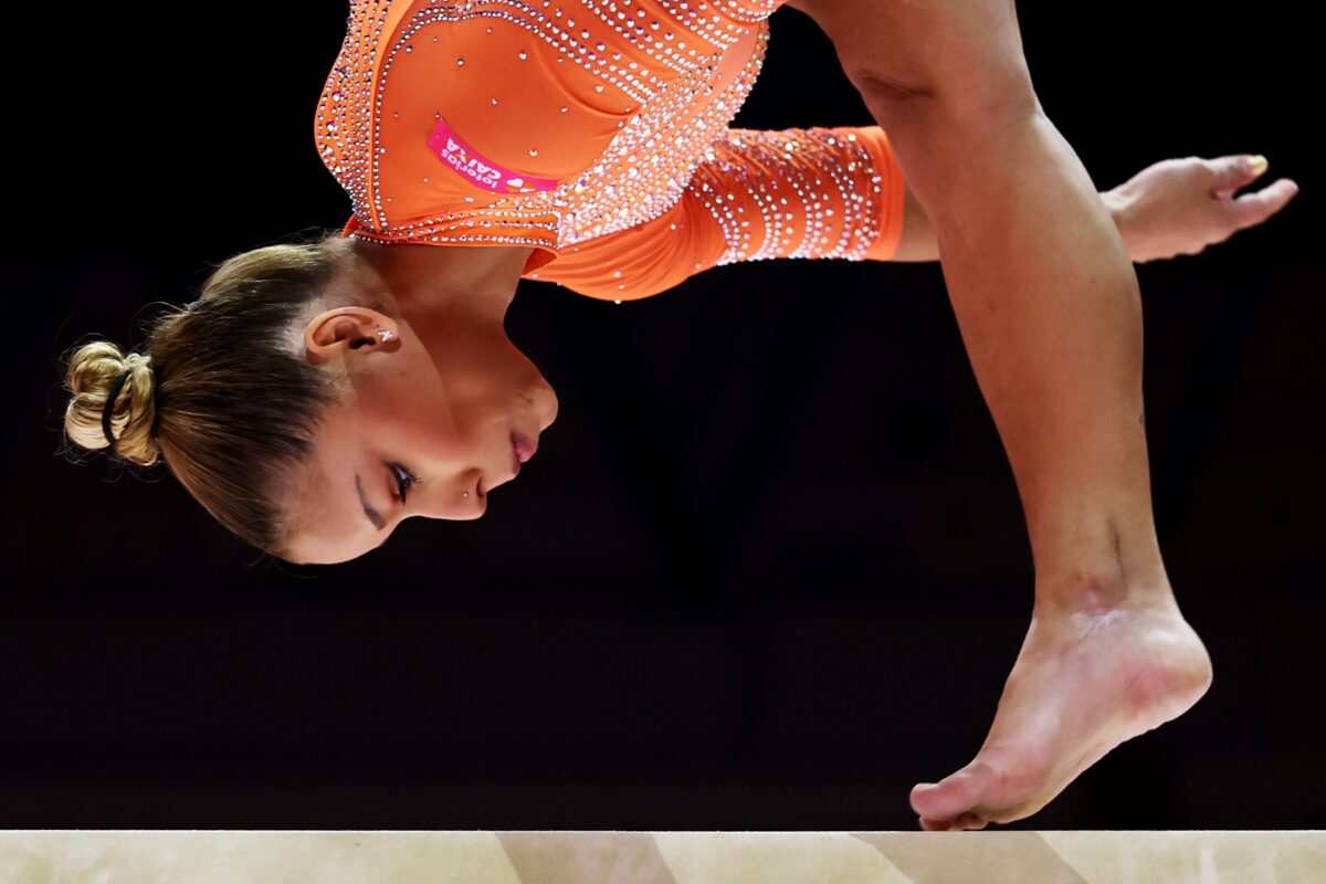 Flávia Saraiva Arrasa no Mundial de Ginástica e Conquista Vaga na Final!