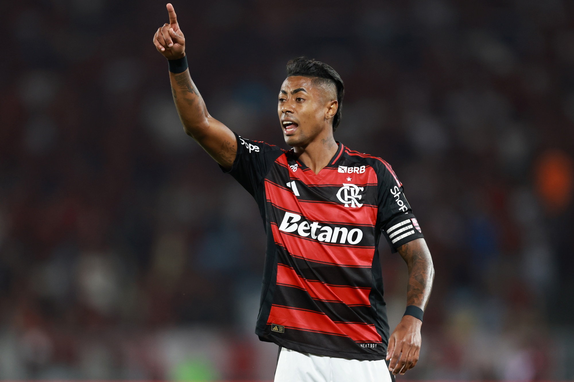 Flamengo: Bruno Henrique revela não querer disputar posição com Pedro