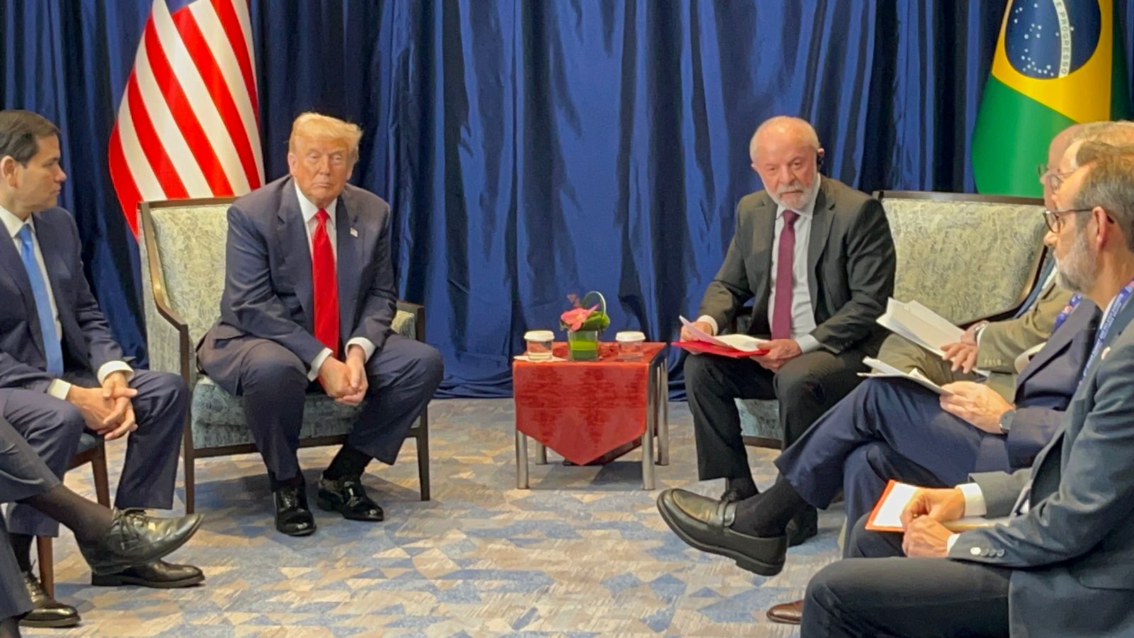 Lula e Trump se encontram na Malásia para discutir tarifaço