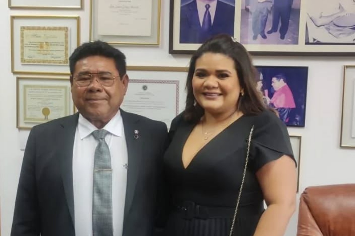 Desembargador José James, do TJPI, e a filha Lia Rachel, que é advogada