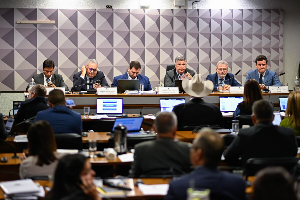 CPMI ouve ex-coordenador do INSS e empresário nesta segunda (17)