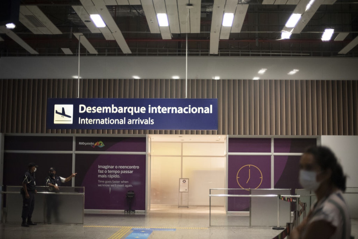 Operação no Rio: pista de acesso ao Galeão é liberada após bloqueio