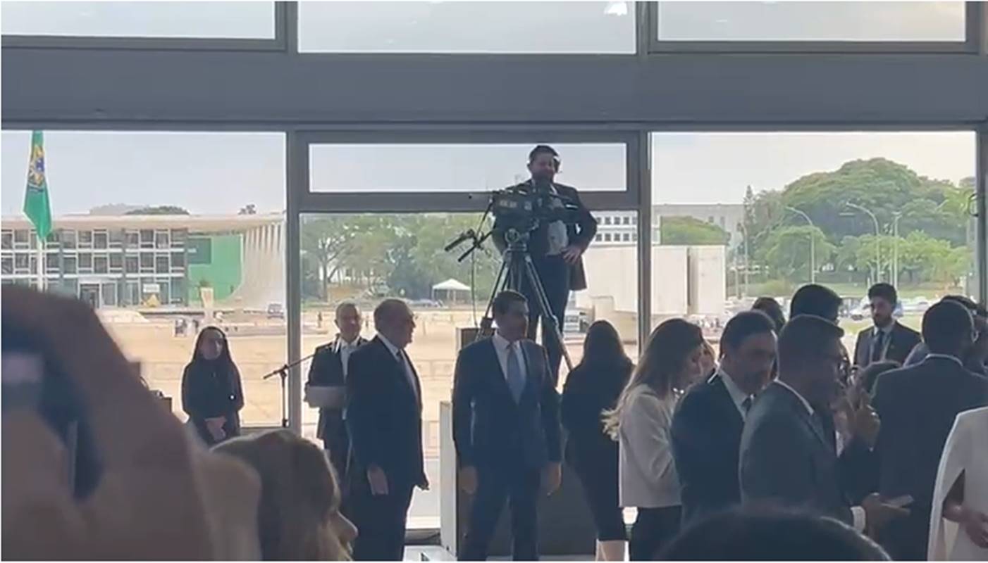 O que Gilmar e o escolhido de Lula para o STF conversaram no Planalto