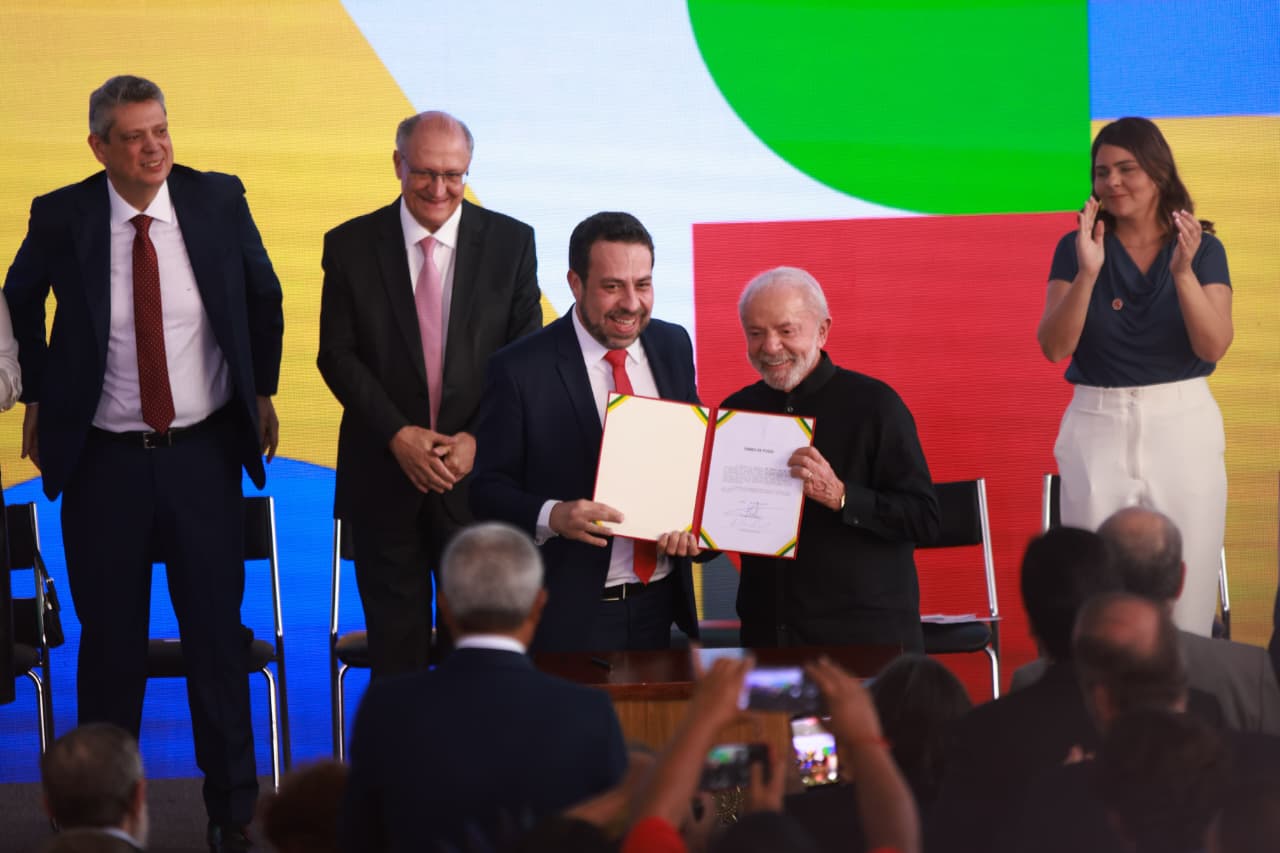 Lula sobre missão de Boulos: “Ampliar diálogo com movimentos sociais”