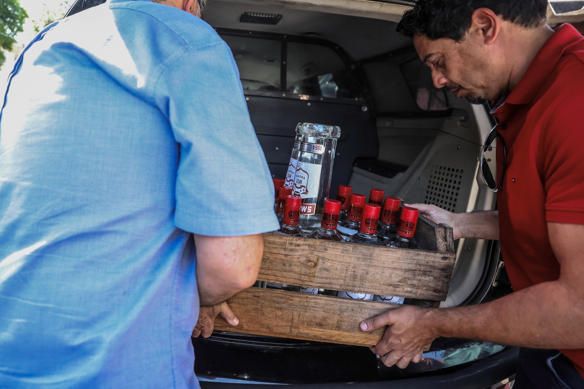 Metanol em bebidas: “Postos podem responder por mortes”, diz Derrite