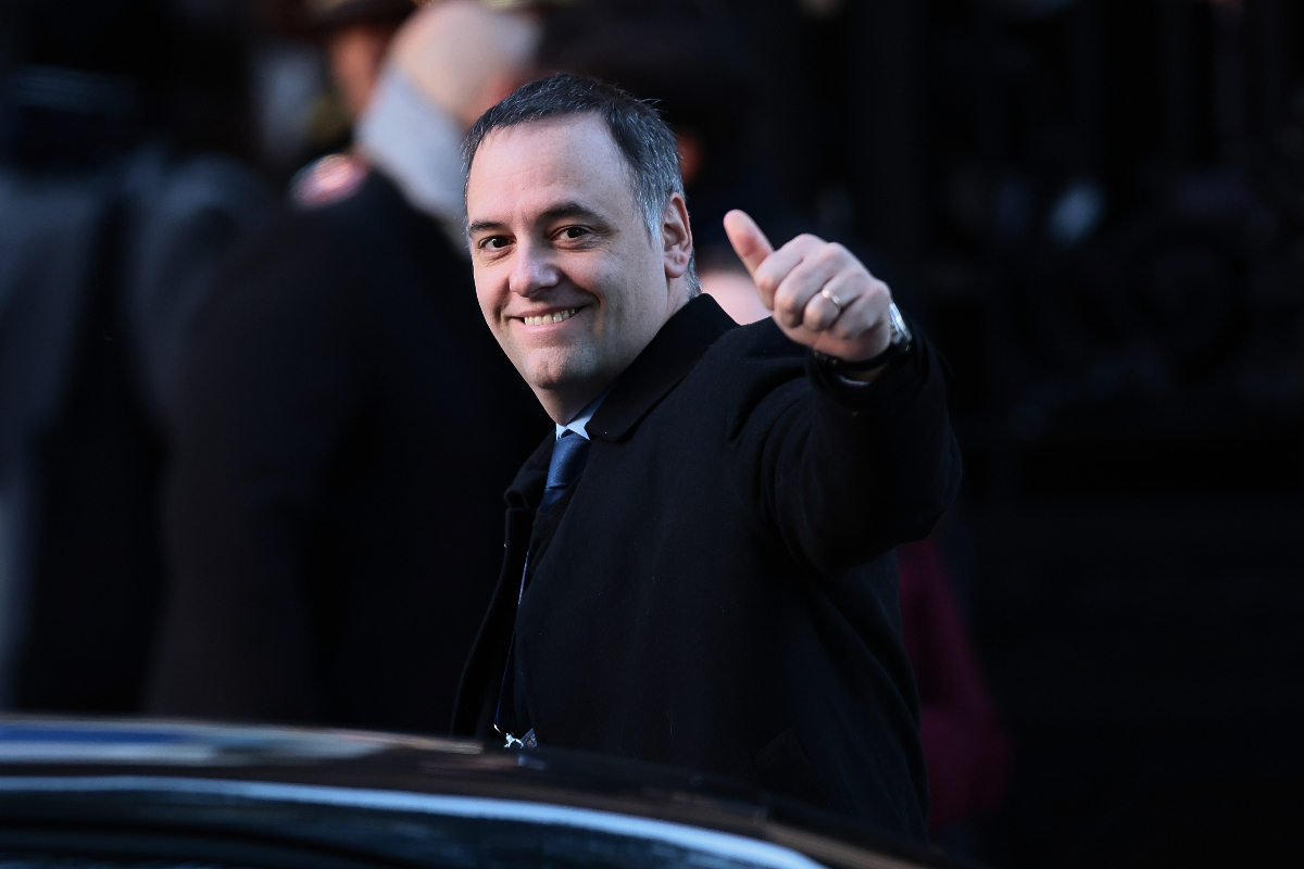 Urgente! Milei Choca a Argentina: Porta-voz Adorni Assume Cargo Supremo em Movimento Surpreendente!