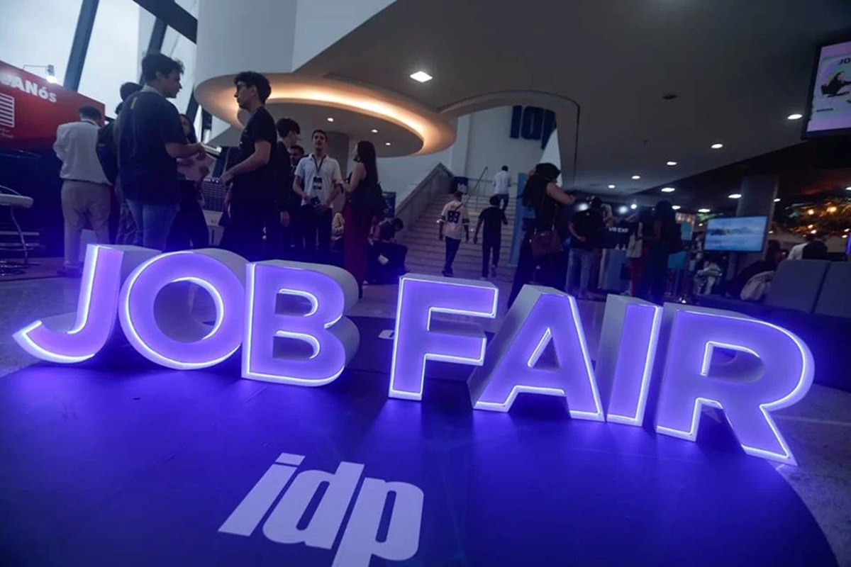 IDP Bombando! Job Fair Conecta Alunos a Gigantes do Mercado e Promete Edição Épica em 2025!