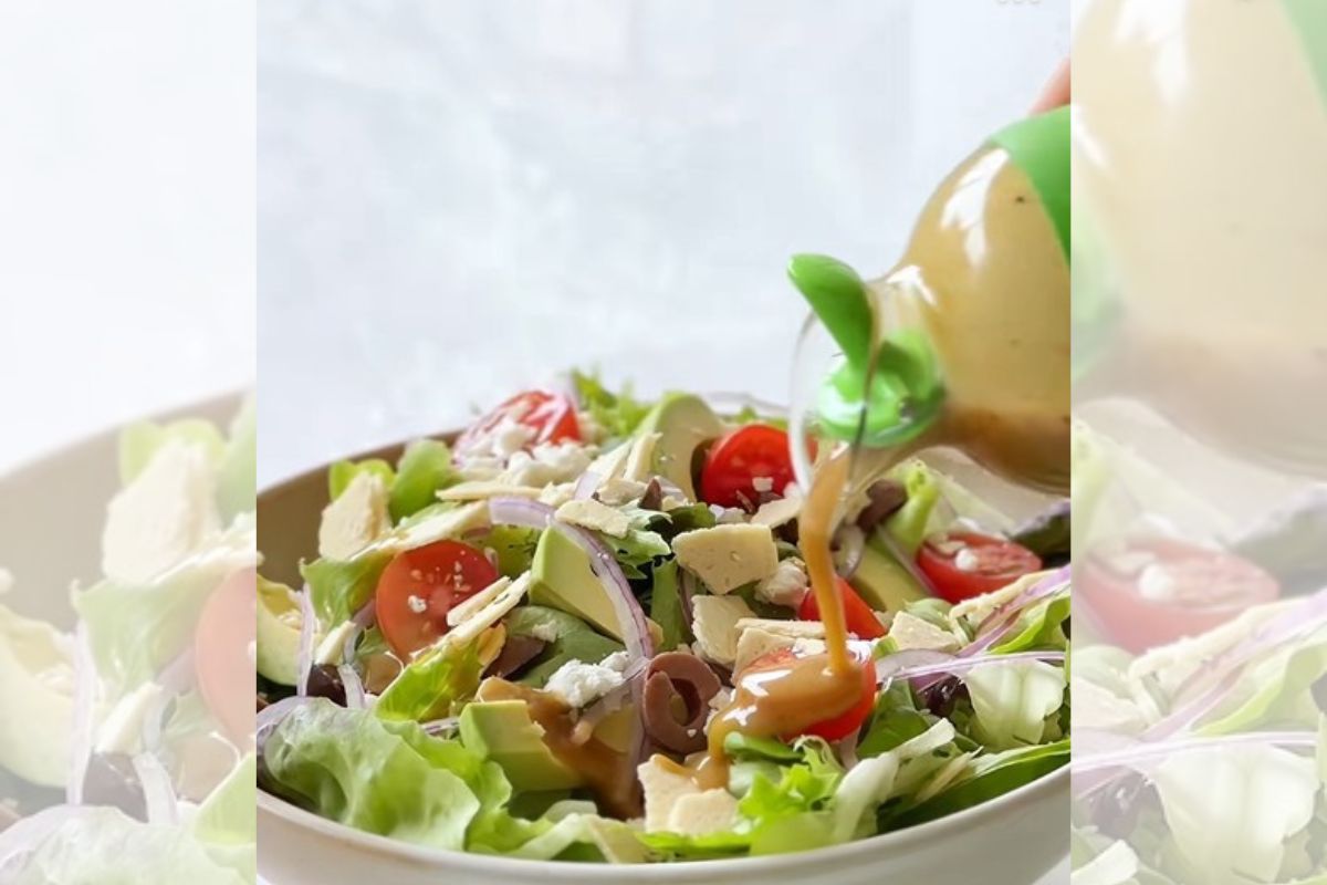 foto colorida Molho de vinagre balsâmico e mel