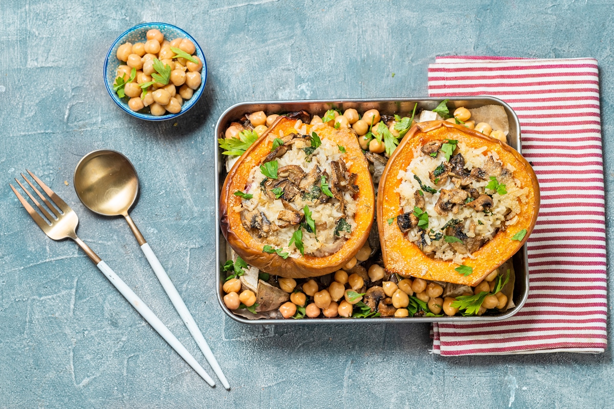 Segunda Sem Carne Bombando: Abóbora Recheada Vegana que Vai Te Surpreender!