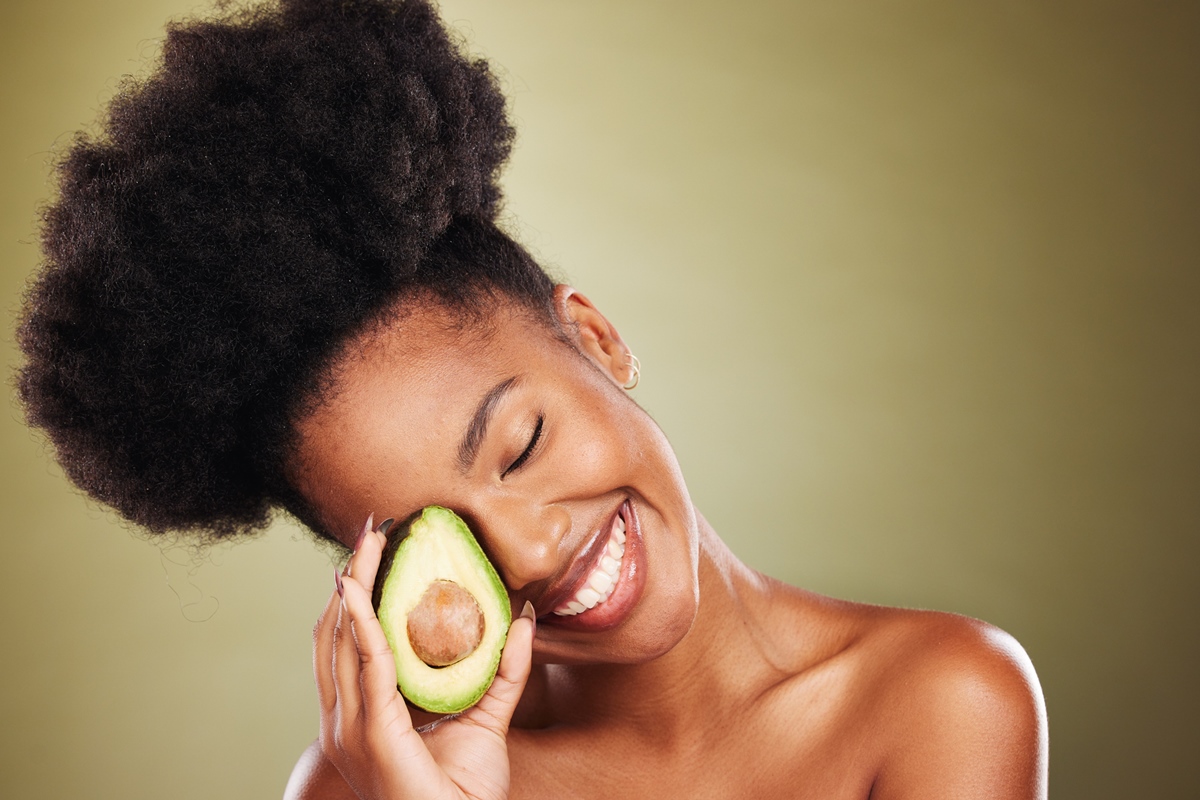 Pele Radiante: Descubra os Alimentos Chave e os Vilões da Sua Dieta!