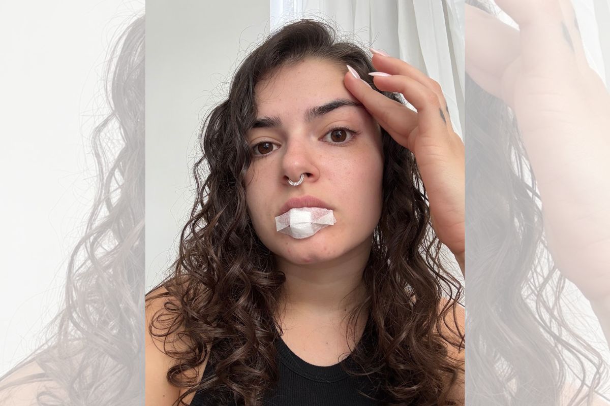 foto colorida miss bumbum com ferimento do piercing