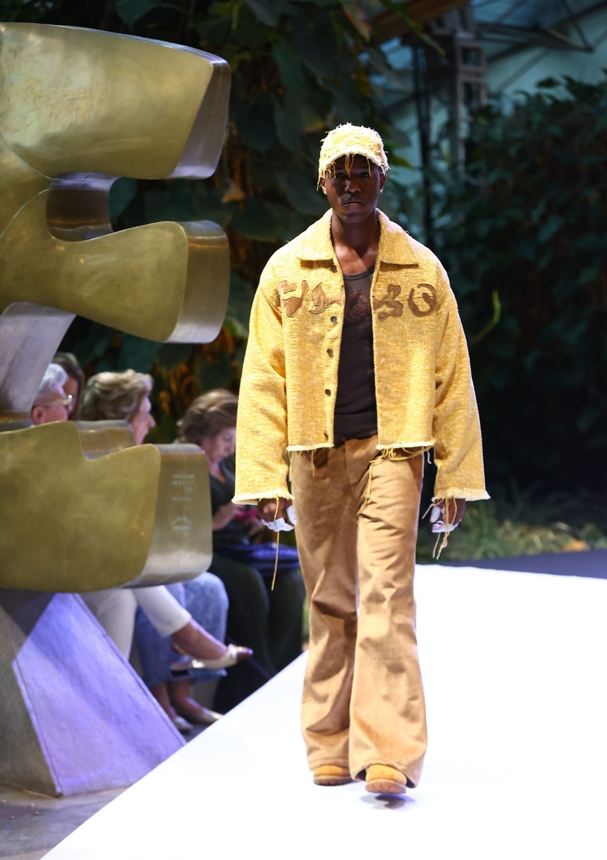 foto com cor. metrópoles catwalk - metrópoles