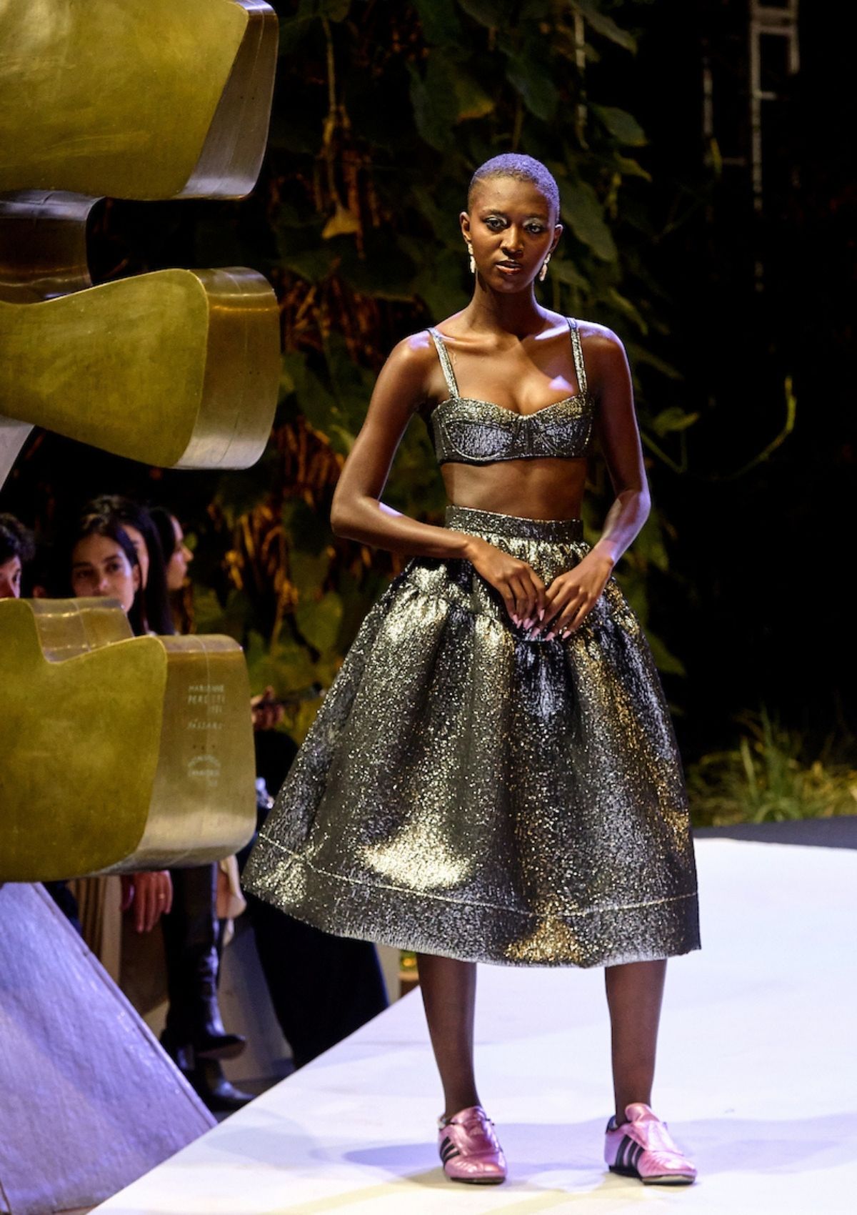 foto com cor. metrópoles catwalk - metrópoles