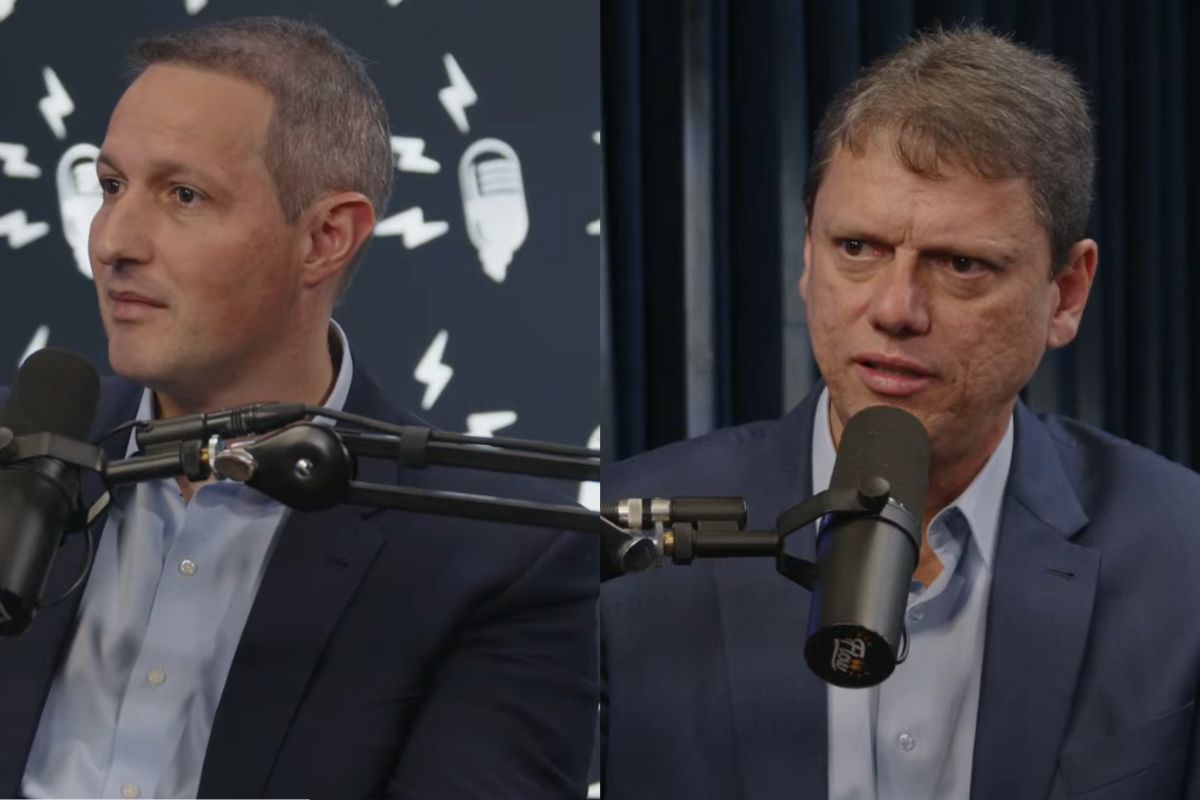 Guilherme Derrite e Tarcísio de Freitas no Flow Podcast - Metrópoles