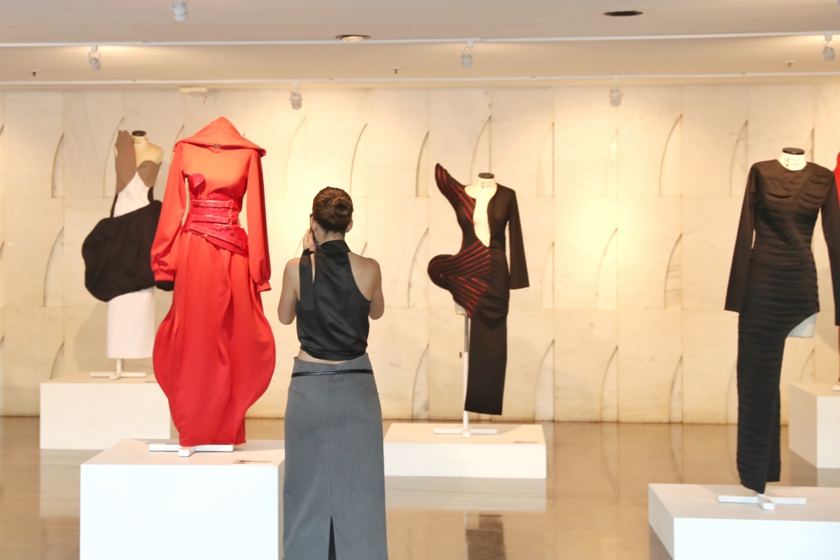 Júlia Theóphilo expõe no Metrópoles Catwalk - Metrópoles