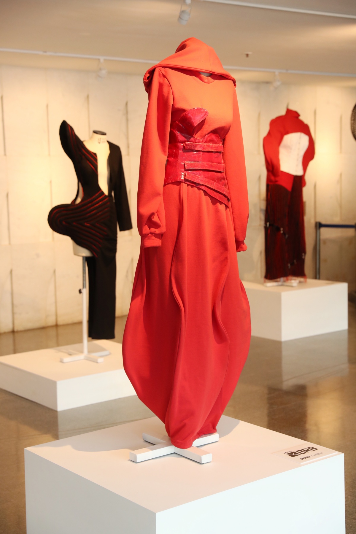 Júlia Theóphilo expõe no Metrópoles Catwalk - Metrópoles